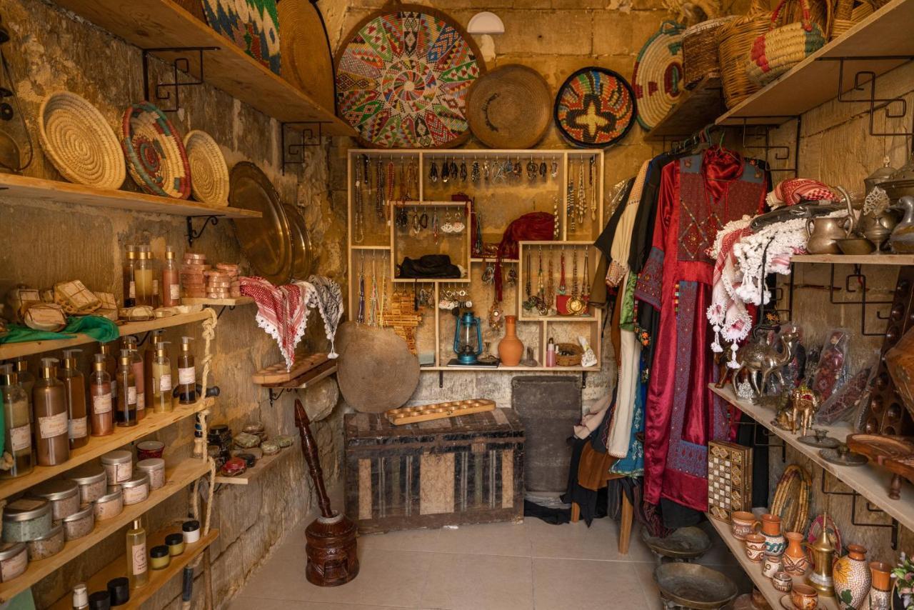 Jordan Heritage Madhafa Ал Салт Екстериор снимка
